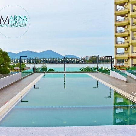 Marina Heights Hotel Residences Lumut Esterno foto